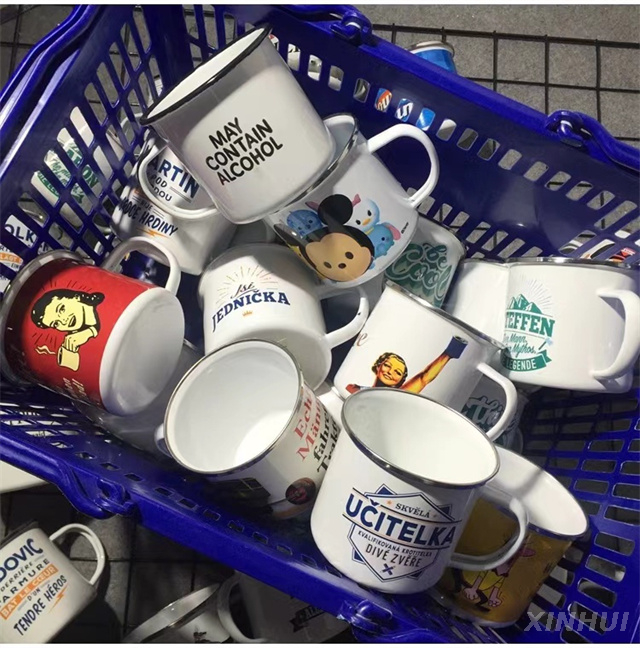 Tasse en émail de style vintage pour les amateurs de café en plein air