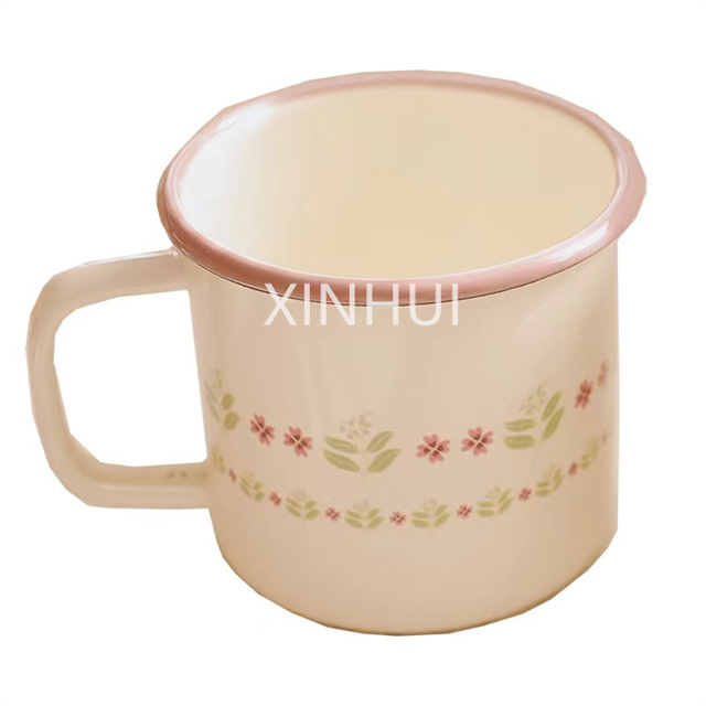 Tasse en porcelaine de cadeaux d'hiver de petite amie de fleur simple en gros