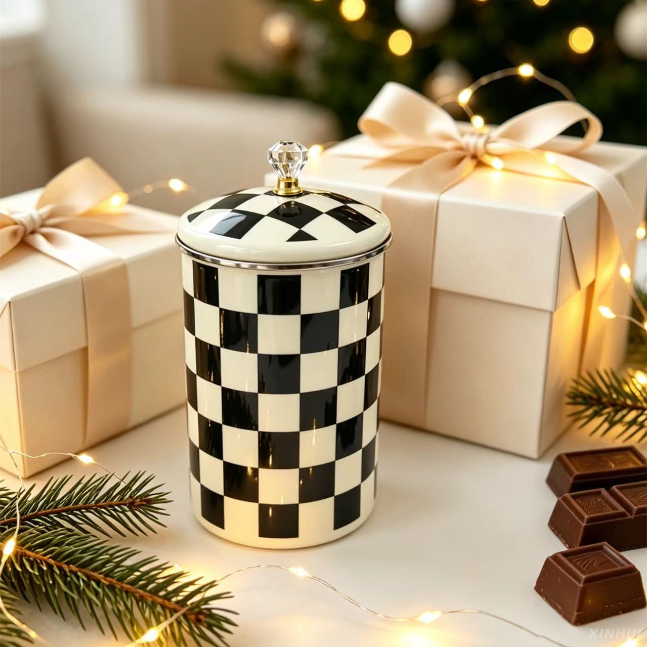 Pot de bonbons en émail damier rétro